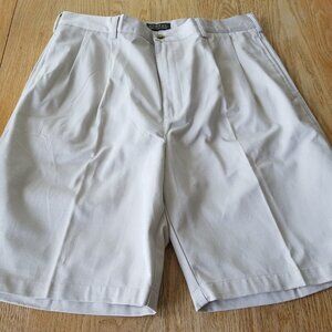 Clipper Casual Quality Apparel Mens Pleated Khaki Shorts Waist 36 EUC